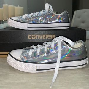 Girls all star converse sneakers